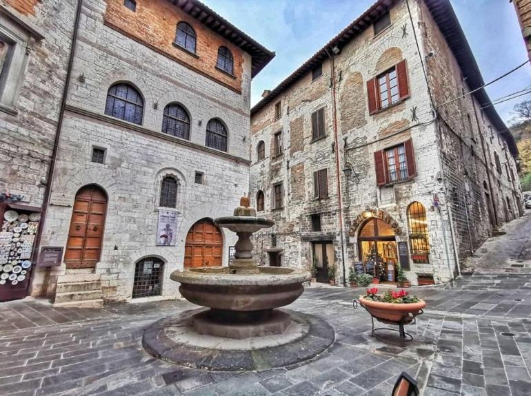 La Dimora Di Pietra Gubbio Exterior foto