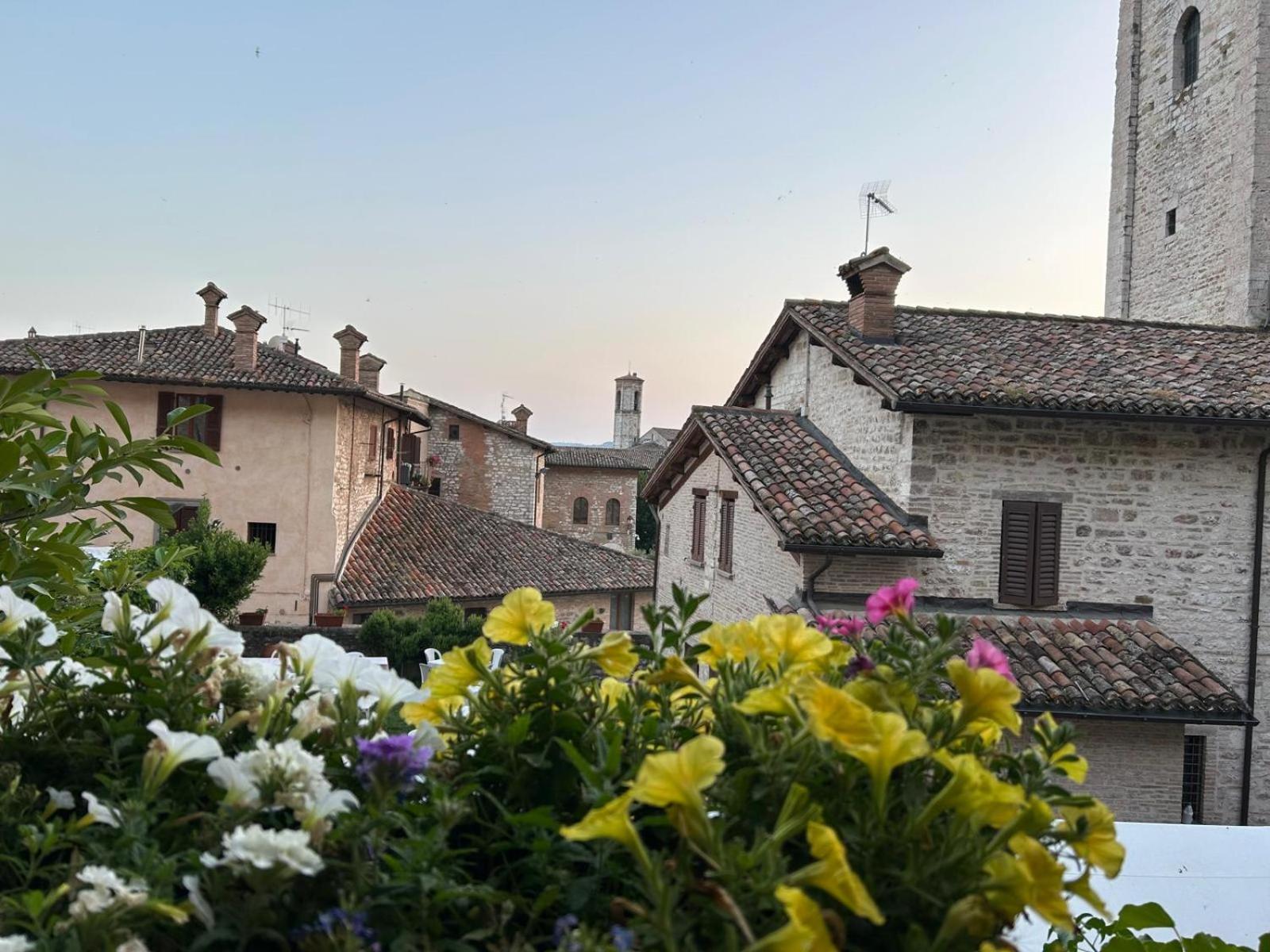 La Dimora Di Pietra Gubbio Exterior foto